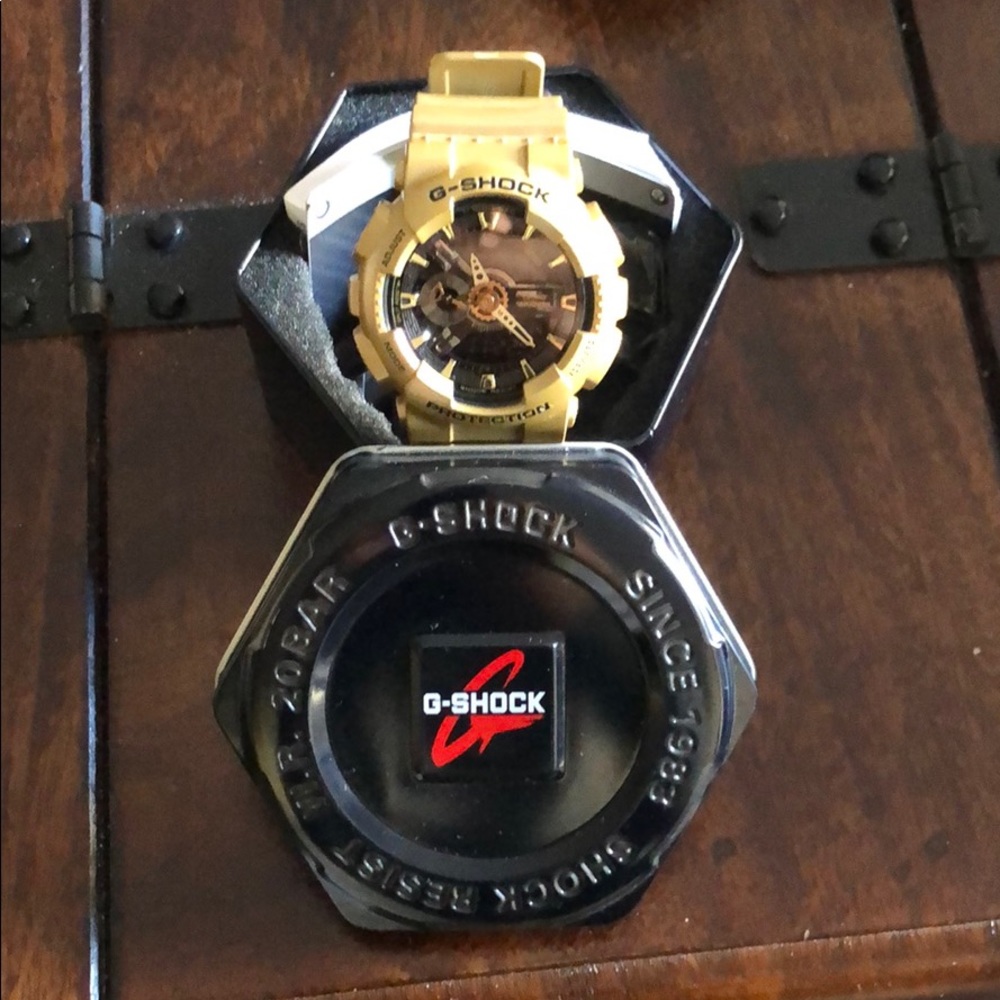 Gold Casio G-shock GA-110GD chronograph